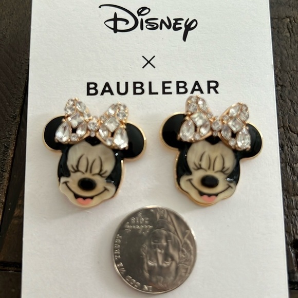 Disney x BAUBLEBAR Minnie Mouse Rhinestone Bow Earrings New - Picture 3 of 5